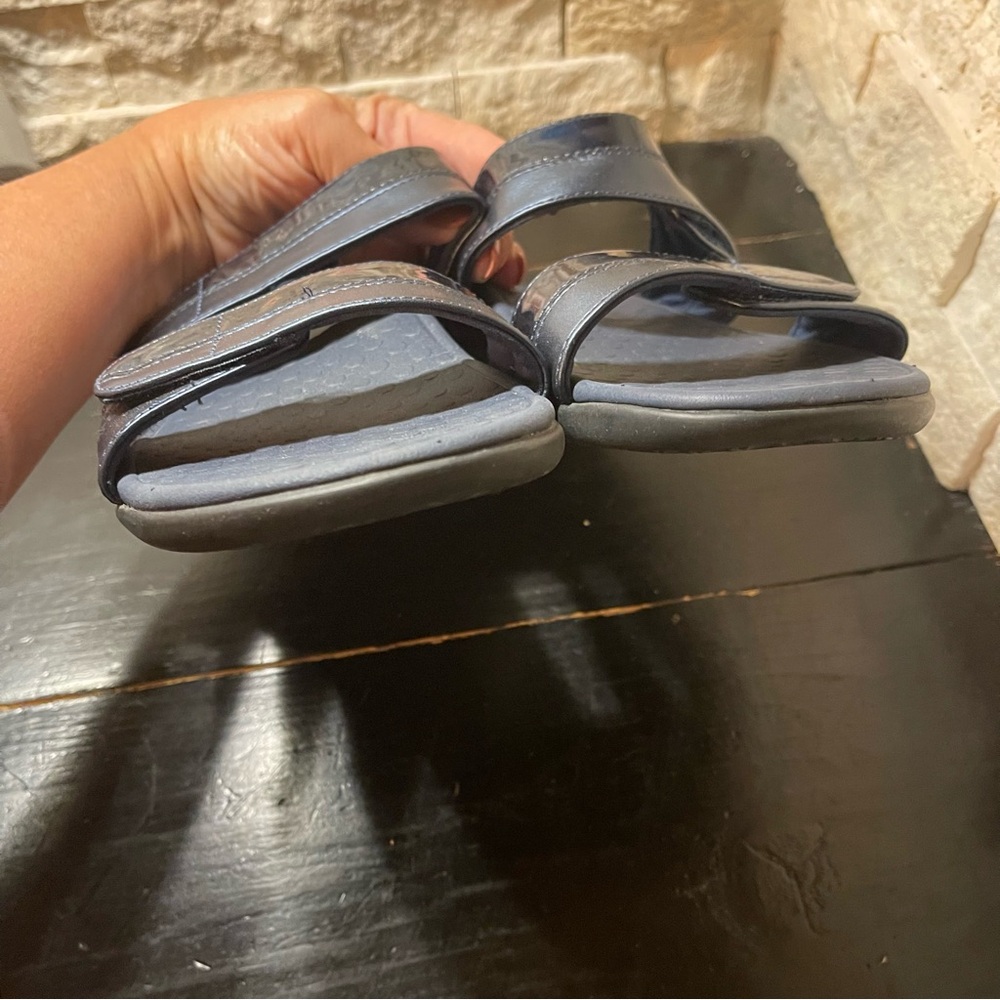 Vionic Shore navy blue double strap slide sandals slides slip ons patent leather - Picture 4 of 6